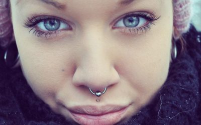 Tatuaggi e piercing nell’Età  della Transizione